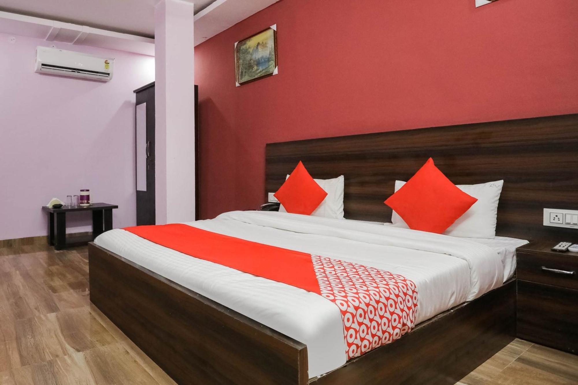 Hotel O Red Velvet Rooms & Banquet Faridabad Exterior foto