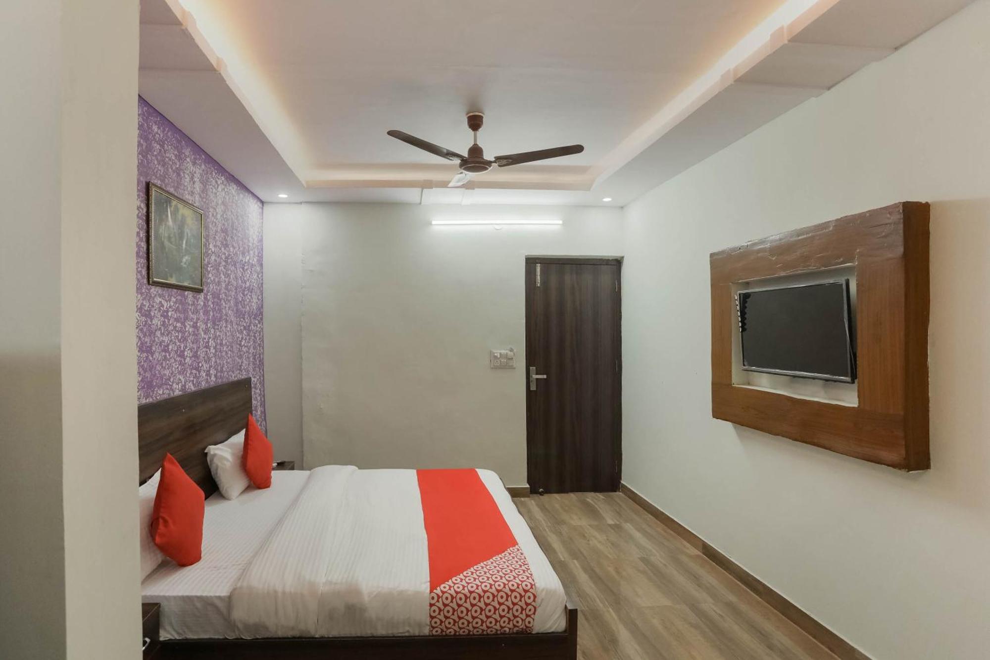 Hotel O Red Velvet Rooms & Banquet Faridabad Exterior foto